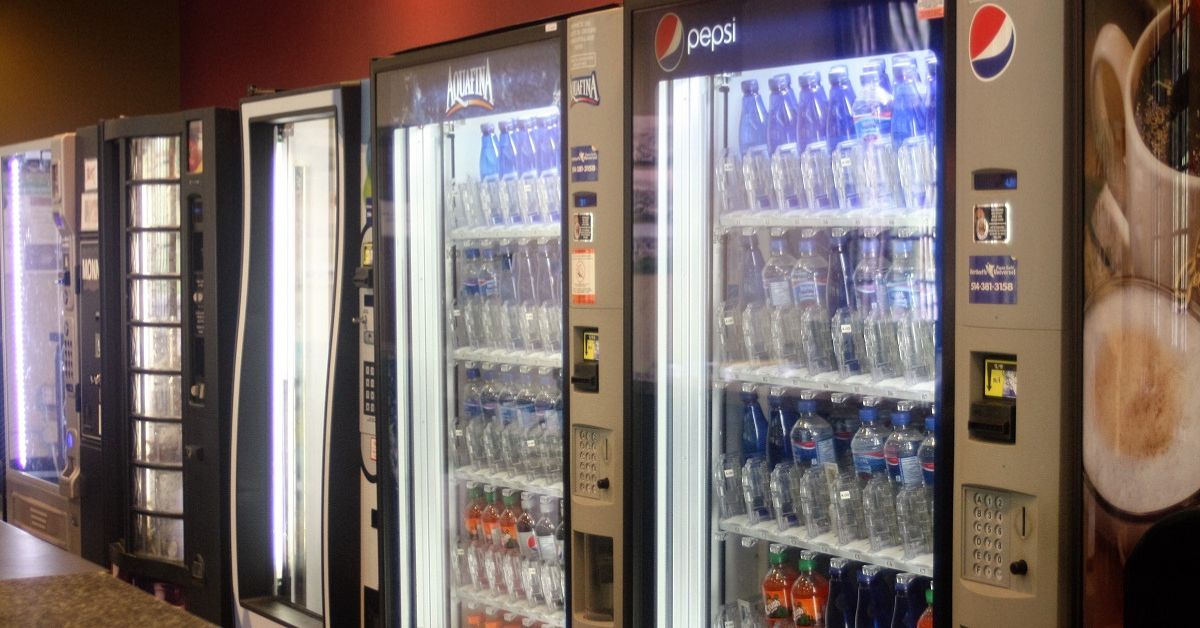 Choosing the Right Drink Vending Machine Suppliers: What You Need to Know
